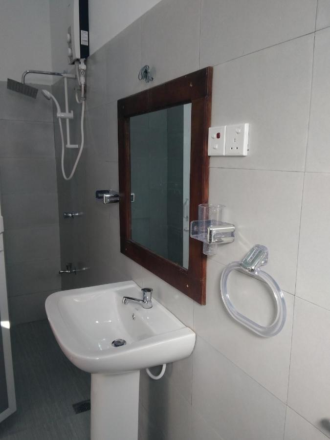 Queens Airport Residence Negombo Luaran gambar